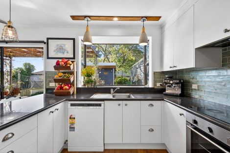 Photo of property in 43 Upham Street, Havelock North, 4130