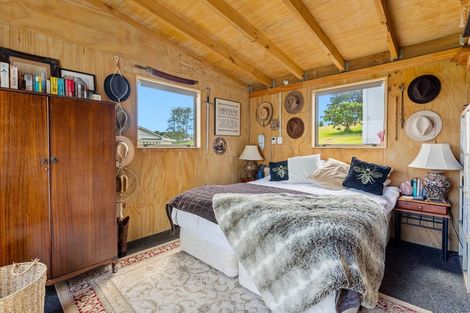Photo of property in 100 Evans Road, South Head, Helensville, 0874