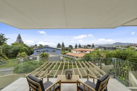 Photo of property in 2 Metzenthin Close, Raumati South, Paraparaumu, 5032