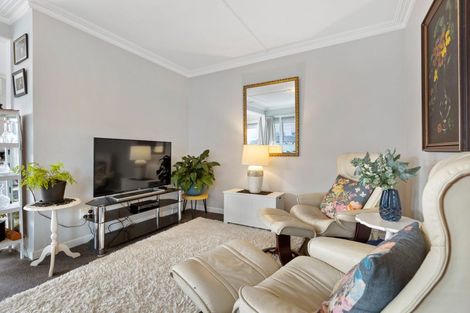 Photo of property in 5 Rainsford Street, Moturoa, New Plymouth, 4310