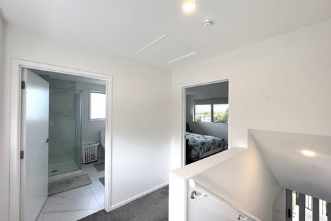 Photo of property in 3/24 Kelwyn Road, Kelston, Auckland, 0602