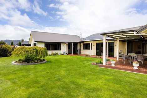 Photo of property in 2 Kotare Grove, Cambridge, 3434