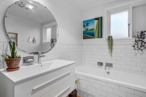 Photo of property in 5 Burnbrae Street, Saint Martins, Christchurch, 8022