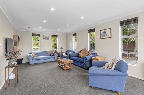 Photo of property in 310 Memorial Avenue, Burnside, Christchurch, 8053