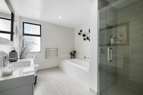 Photo of property in 2 Kereru Crescent, Wanaka, 9305