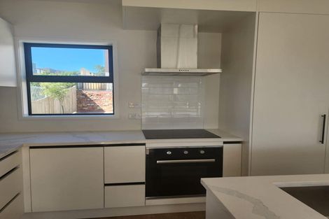 Photo of property in 16 Dorothy Thorpe Way, New Lynn, 0600