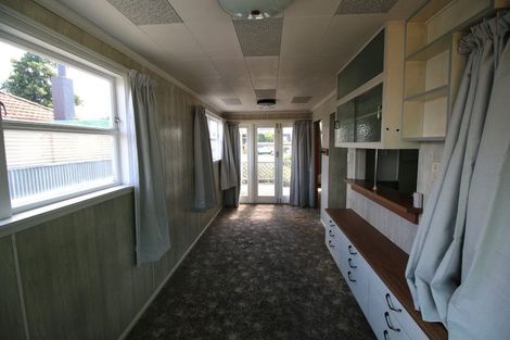 Photo of property in 34 Botanical Road, Takaro, Palmerston North, 4412