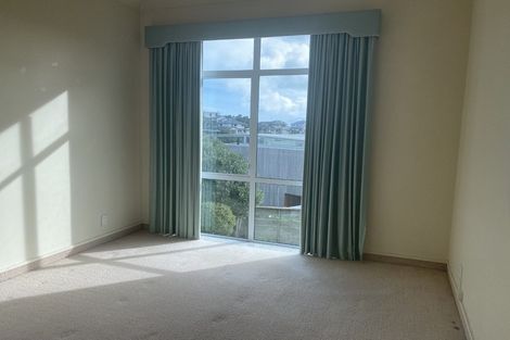 Photo of property in 39 Lanyon Place, Whitby, Porirua, 5024