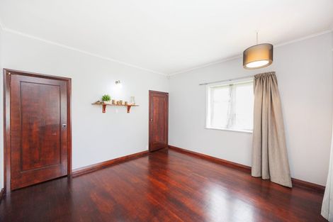 Photo of property in 210 College Street, West End, Palmerston North, 4412