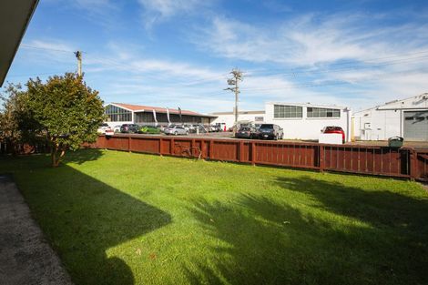 Photo of property in 11unit Albert Street, Paeroa, 3600