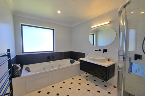 Photo of property in 13 Racecourse Terrace Rise, Hokitika, 7882