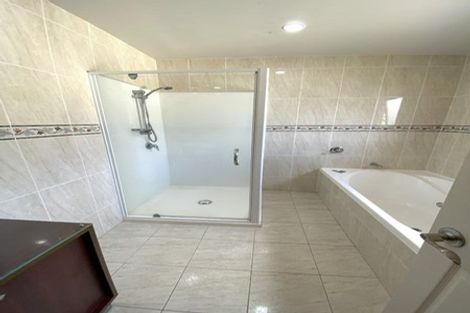 Photo of property in 15 Kaseng Place, East Tamaki Heights, Auckland, 2016