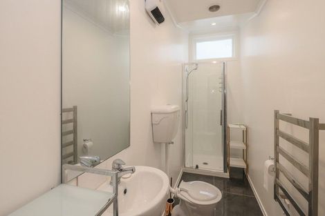 Photo of property in 22 Glenpark Avenue, Frankleigh Park, New Plymouth, 4310