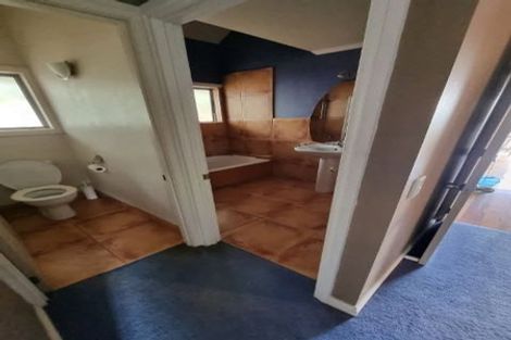 Photo of property in 38 Tyrico Close, Unsworth Heights, Auckland, 0632