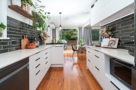 Photo of property in 24 Mahoe Street, Tawa, Wellington, 5028