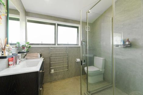 Photo of property in 107 Becroft Drive, Forrest Hill, Auckland, 0620