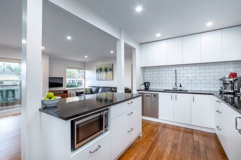 Photo of property in 2 Kempton Street, Greytown, 5712