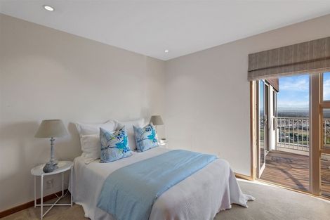 Photo of property in 210 Cannon Hill Crescent, Mount Pleasant, Christchurch, 8081