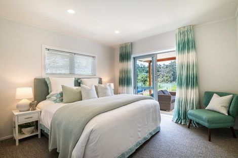 Photo of property in 14 Oscar Road, Greenhithe, Auckland, 0632