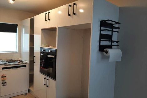 Photo of property in 1/3 Hulme Place, Henderson, Auckland, 0612