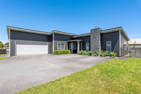 Photo of property in 20 Fernbrook Drive, Hurworth, New Plymouth, 4310