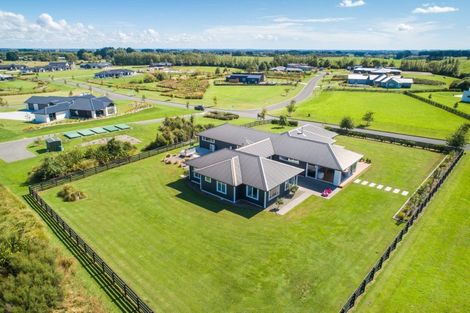 Photo of property in 33 Hartwell Drive, Kelvin Grove, Palmerston North, 4470