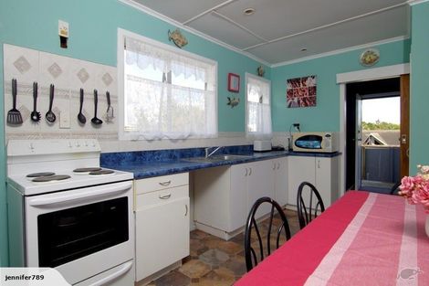 Photo of property in 2 Christmas Road, Manurewa, Auckland, 2102