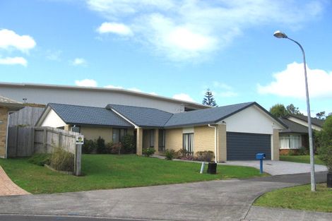 Photo of property in 106 Kingdale Road, Henderson, Auckland, 0610