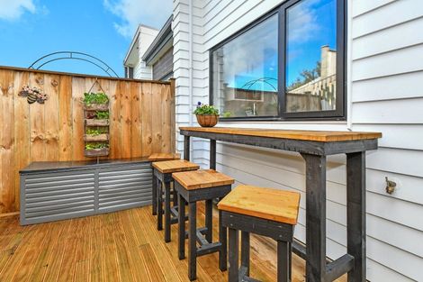 Photo of property in 27a Poruru Close, Papakura, 2110