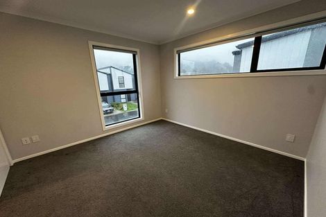 Photo of property in 4 Gloaming Lane, Wallaceville, Upper Hutt, 5018