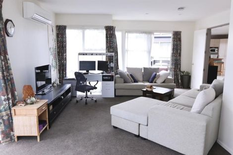 Photo of property in 13 Fearnley Grove, Albany, Auckland, 0632