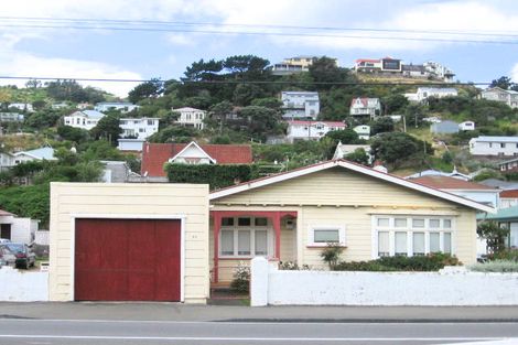 Photo of property in 55 The Parade, Island Bay, Wellington, 6023