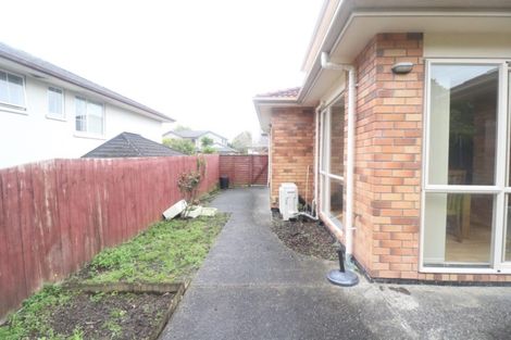 Photo of property in 36 Newbury Place, Schnapper Rock, Auckland, 0632
