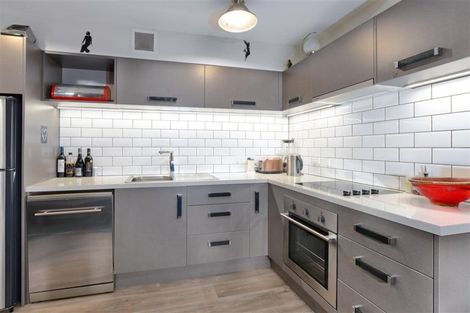 Photo of property in 3/5 Jetty Street, Dunedin Central, Dunedin, 9016