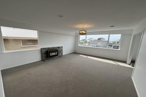 Photo of property in 11 Cumberland Street, Merrilands, New Plymouth, 4312