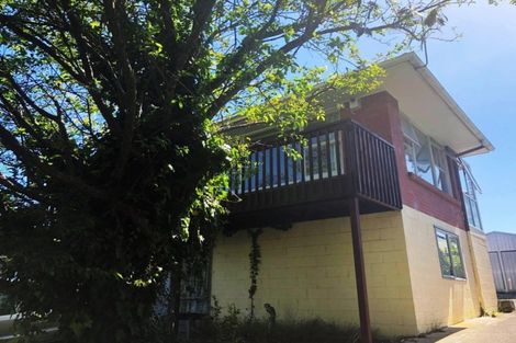 Photo of property in 98 Tiriwa Drive, Massey, Auckland, 0614
