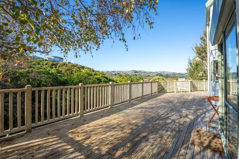 Photo of property in 18 Amesbury Drive, Churton Park, Wellington, 6037