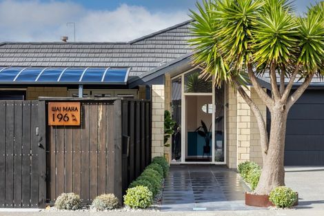 Photo of property in 196 Tutere Street, Waikanae Beach, Waikanae, 5036