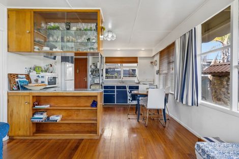 Photo of property in 120 Kiwi Road, Whangamata, 3620