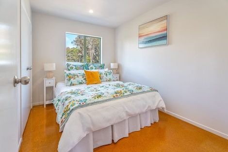 Photo of property in 33a Fairmount Road, Titirangi, Auckland, 0604