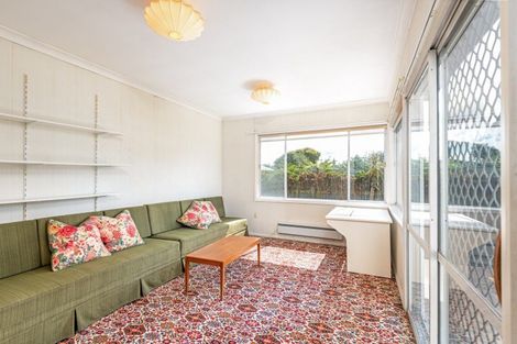 Photo of property in 12 Nairn Crescent, Awapuni, Palmerston North, 4412