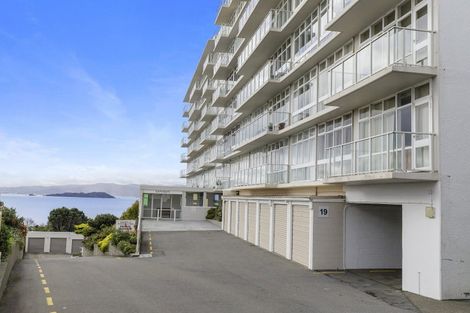 Photo of property in Gateway Apartments, 19 Maida Vale Road, Roseneath, Wellington, 6011