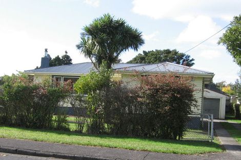 Photo of property in 7 Renata Crescent, Te Atatu Peninsula, Auckland, 0610