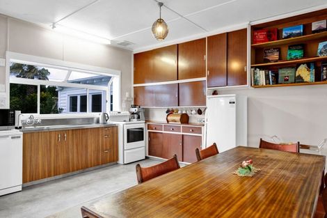 Photo of property in 413 Devon Street West, Lynmouth, New Plymouth, 4310
