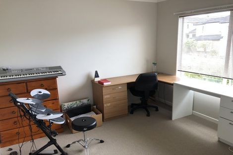 Photo of property in 8 Kouras Place, Flat Bush, Auckland, 2016