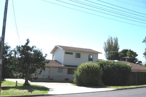 Photo of property in 2/1 Manuwai Road, Torbay, Auckland, 0630