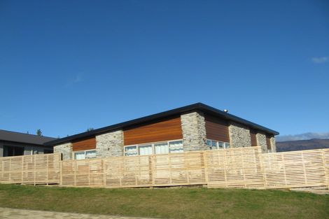 Photo of property in 12 Mcleod Avenue, Wanaka, 9305