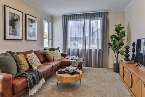 Photo of property in 21 Kereru Rise, Papakura, 2110