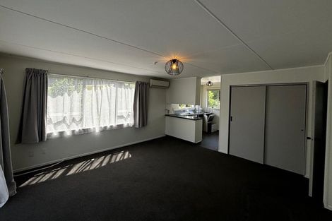 Photo of property in 31 Cumberland Street, Merrilands, New Plymouth, 4312