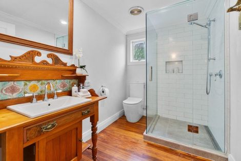 Photo of property in 15 Duders Avenue, Devonport, Auckland, 0624